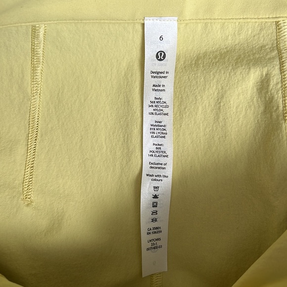 Lululemon Relaxed Fit Super High Rise Cargo Short 4” - Picture 10 of 13